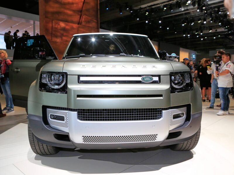 Advantages of Choosing an Authorized Land Rover Service Centre