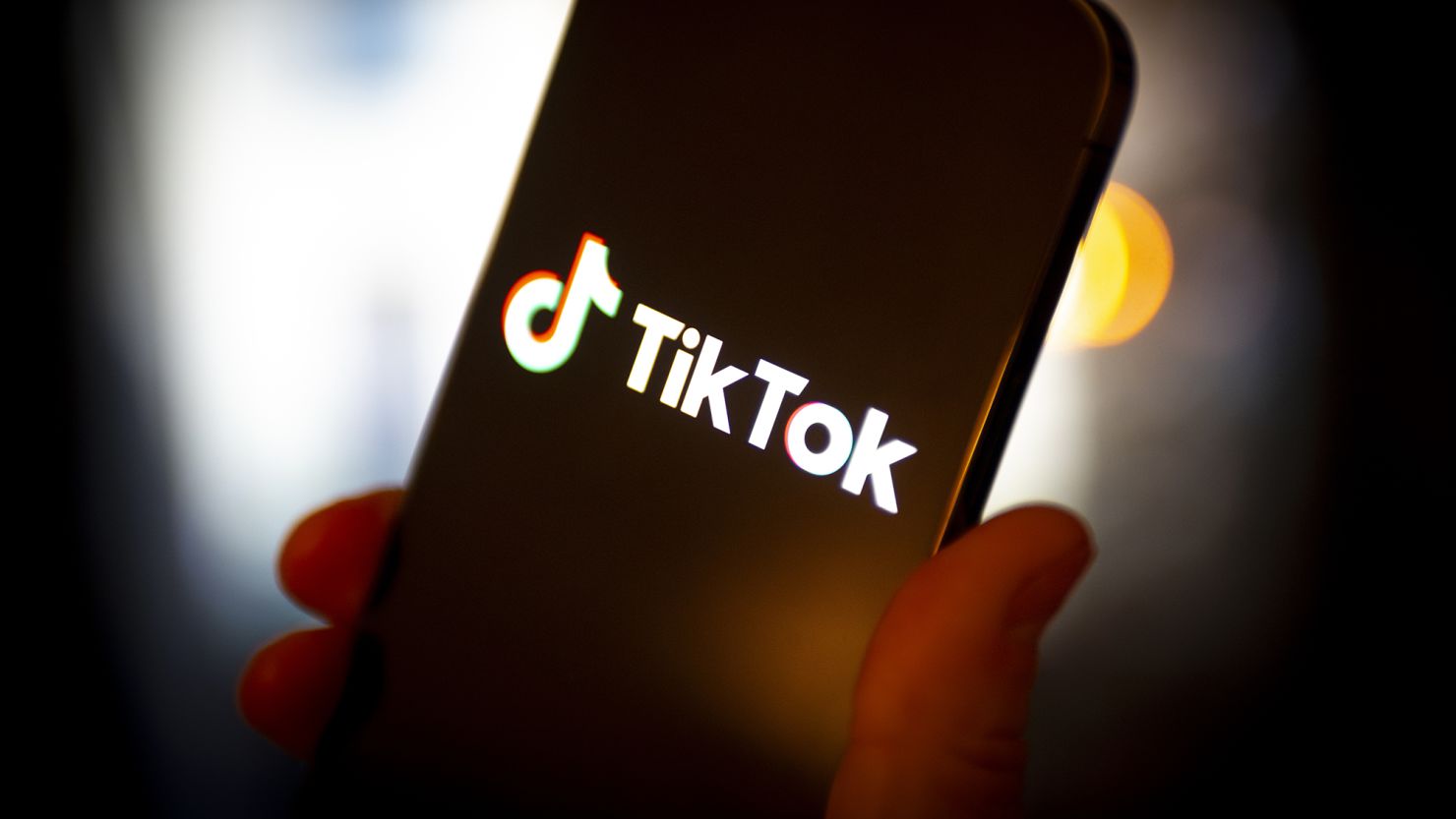 Exploring Instagram and TikTok: Features and Content Formats